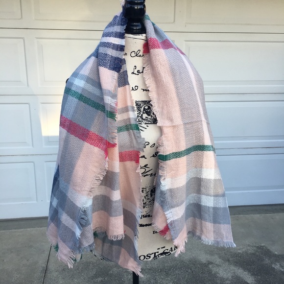 🎉10XHP🎉 Light pink plaid scarf - Picture 3 of 4
